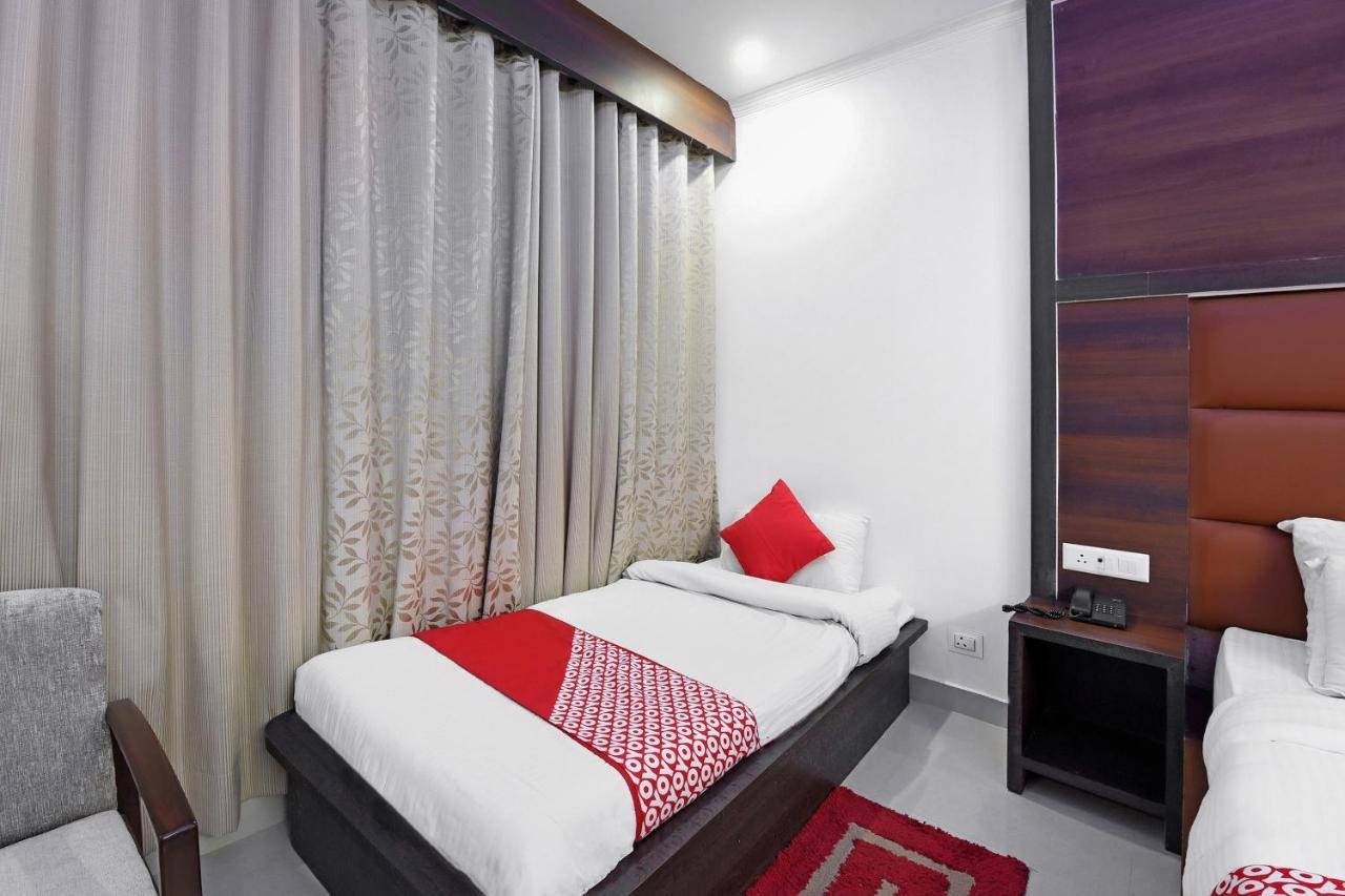 Oyo 23533 Mount View Otel Kulu Dış mekan fotoğraf