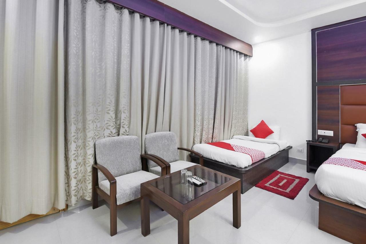 Oyo 23533 Mount View Otel Kulu Dış mekan fotoğraf